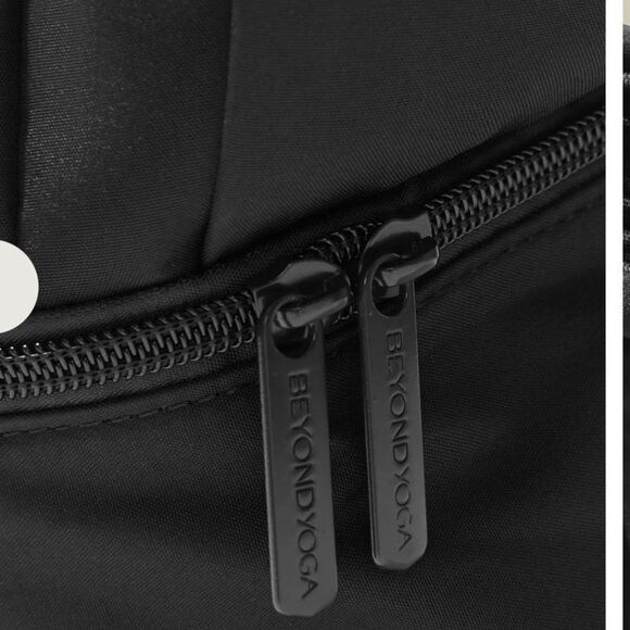 Beyond Yoga Convertible Gym Bag Black OS NWT in packaging - Picture 4 of 11